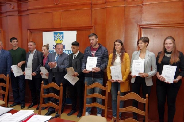 Şase sportivi medaliaţi cu aur la campionatele mondiale şi europene au fost premiaţi de Consiliul Judeţean Suceava
