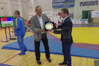 Cel mai titrat sportiv al clubului CSM Suceava, Ilie Matei, a fost premiat de Federaţia Rom&acirc;nă de Lupte