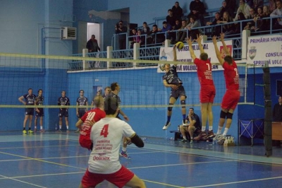 CSM Suceava a &icirc;nvins liderul seriei, Rapid Bucureşti