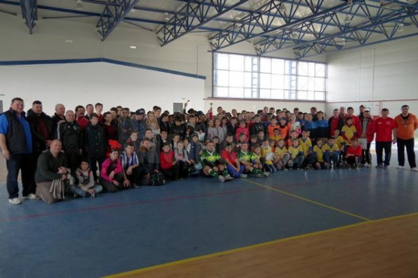 Cupa Mărţişorului a adunat la Ipoteşti peste 150 de elevi din judeţ
